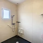 F2 Climatise Avec Terrasse, Proche Thermes, Parking Prive, Animaux Acceptes - Fr-1-451-163 Apartment