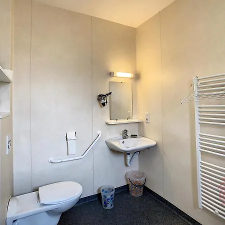 F2 Climatise Avec Terrasse, Proche Thermes, Parking Prive, Animaux Acceptes - Fr-1-451-163 * Lamalou-les-Bains
