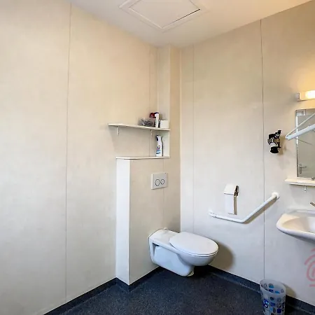 Apartment F2 Climatise Avec Terrasse, Proche Thermes, Parking Prive, Animaux Acceptes - Fr-1-451-163