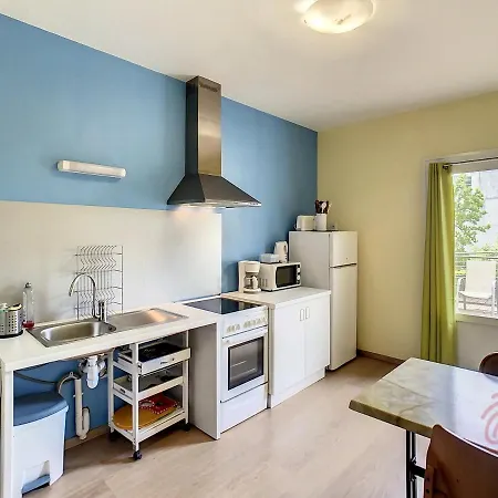 F2 Climatise Avec Terrasse, Proche Thermes, Parking Prive, Animaux Acceptes - Fr-1-451-163 Apartmán *