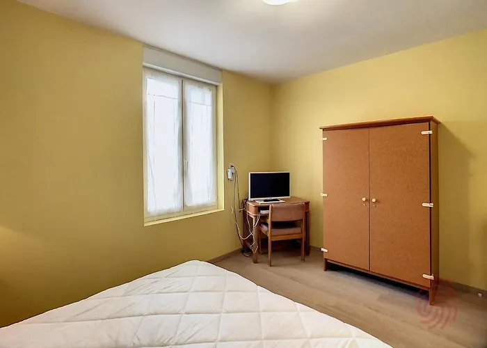 F2 Climatise Avec Terrasse, Proche Thermes, Parking Prive, Animaux Acceptes - Fr-1-451-163 Apartmán
